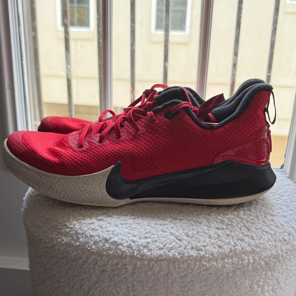 Nike Kobe Mamba Focus University Red